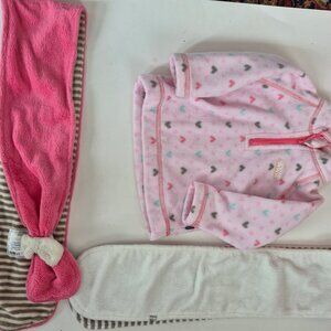Lot of 3 Souris-Mini baby girl winter clothings, 1 fleece, 2 reversible scarves.